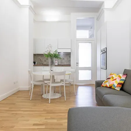 Queen Margaret Apartment *